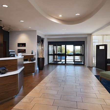 Courtyard Austin Airport Hotel Exterior photo