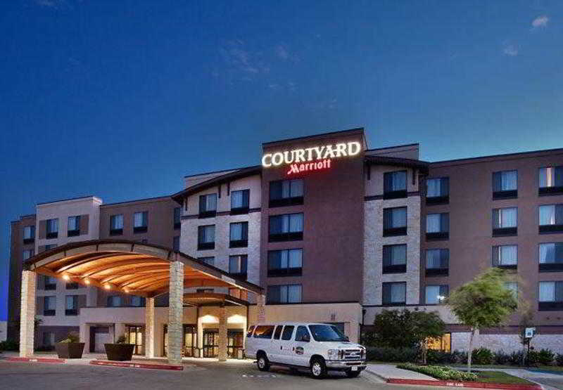 Courtyard Austin Airport Hotel Exterior photo