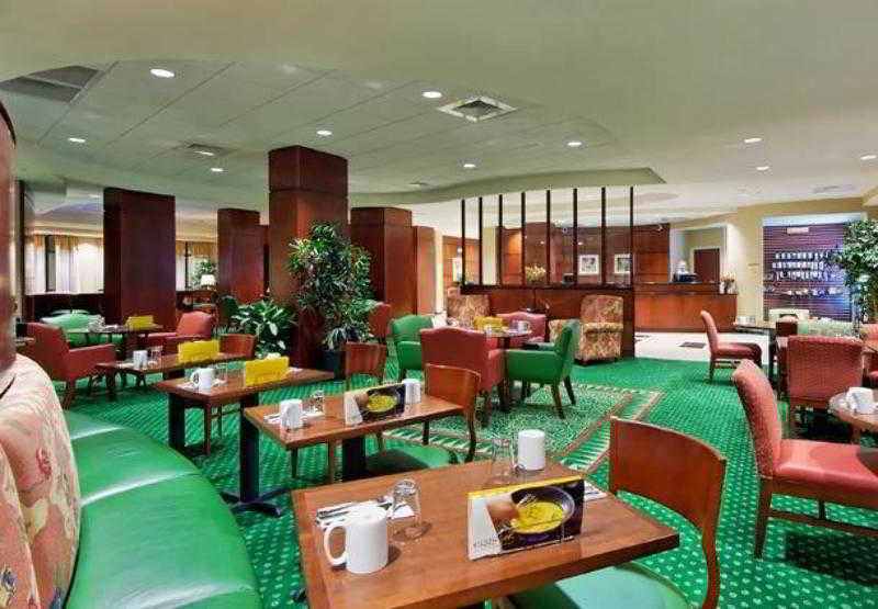 Courtyard Austin Airport Hotel Restaurant photo