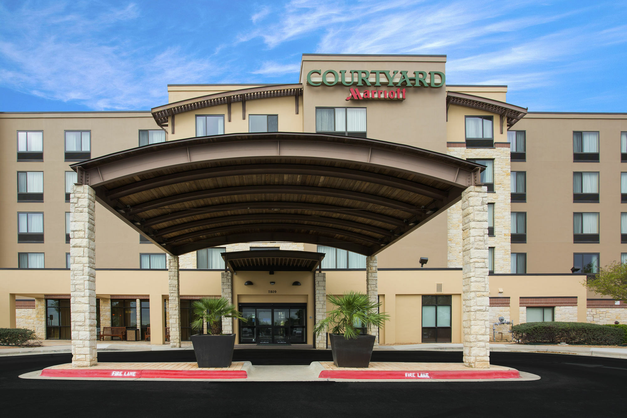 Courtyard Austin Airport Hotel Exterior photo