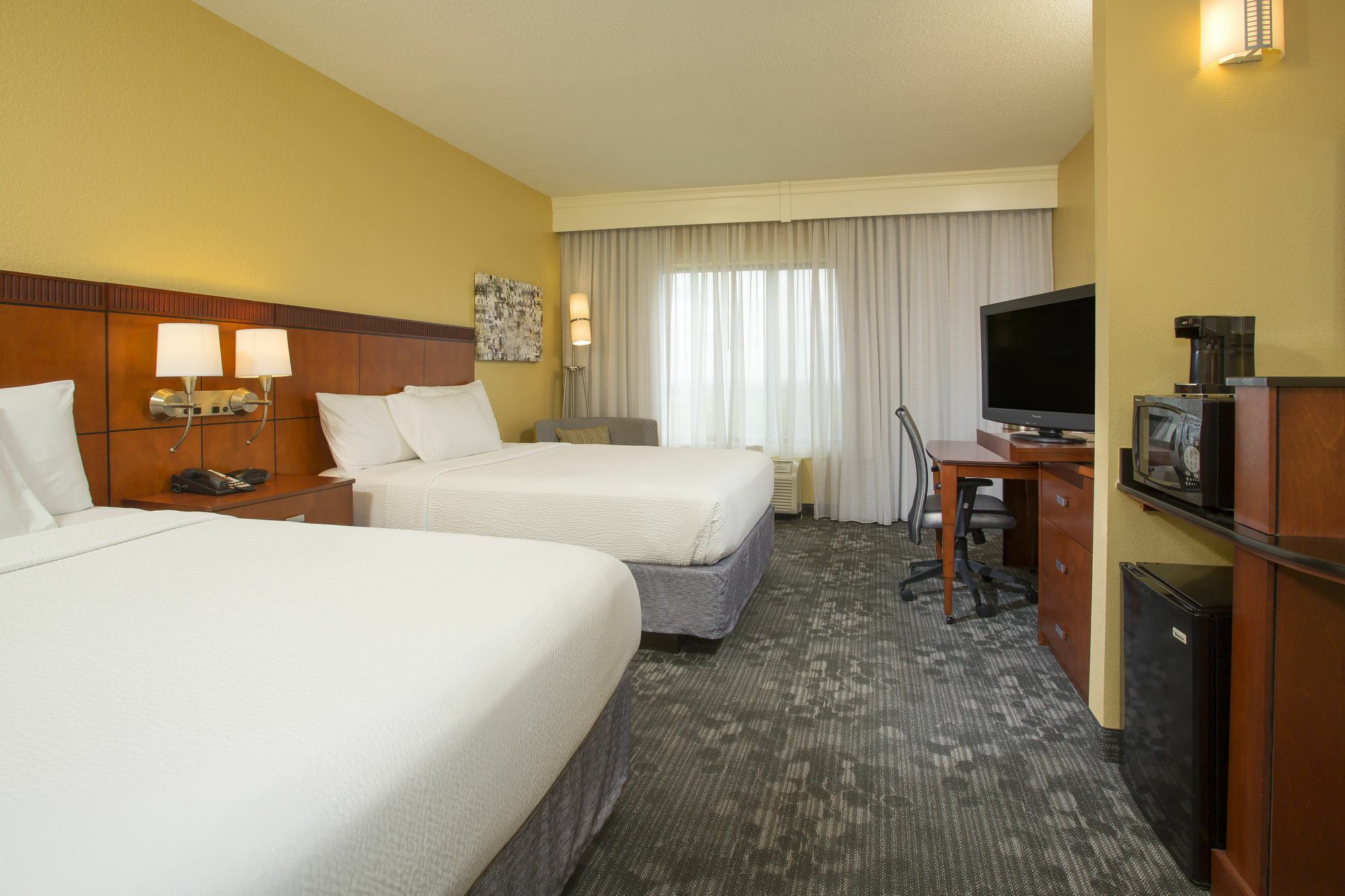 Courtyard Austin Airport Hotel Exterior photo